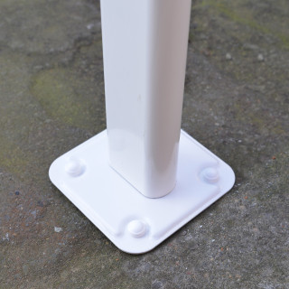 Terrassetak for balkonger og smale verandaer. Klassisk hvit farge i elegant design.