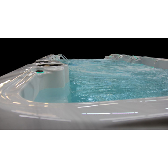 Wellness Infinity 17 Swimspa